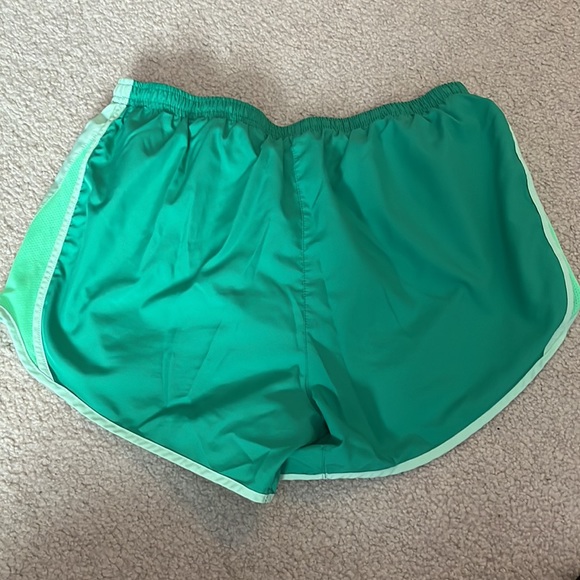 nike shorts - Picture 3 of 4